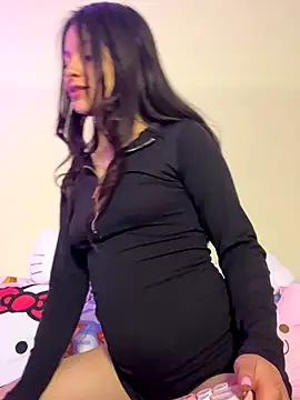 Snapshot of LucyEvans_ chatting on October 27, 2025, 6:14 am LucyEvans online show from October 27, 2025, 6:14 am