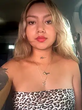 amanda-medrano1 online show from January 7, 2026, 2:33 pm