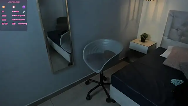 Snapshot of escarleth__ chatting on July 18, 2026, 1:52 pm escarleth online show from July 18, 2026, 1:52 pm