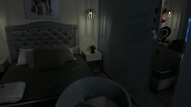 escarleth   online show from September 11, 2025, 1:33 pm