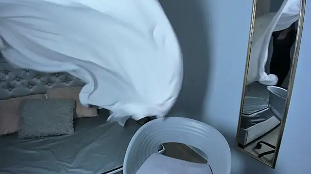 escarleth   online show from September 27, 2025, 1:39 pm