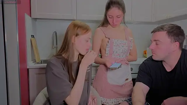 fcjuicy pussy online show from December 14, 2025, 1:06 pm