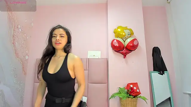 Snapshot of soyzarahtorres chatting on October 2, 2025, 11:41 pm soyzarahtorres online show from October 2, 2025, 11:41 pm