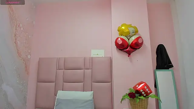 soyzarahtorres online show from October 21, 2025, 11:37 pm