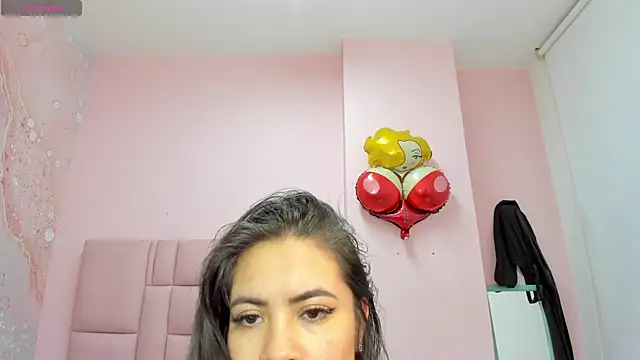 Snapshot of soyzarahtorres chatting on September 22, 2025, 11:22 pm soyzarahtorres online show from September 22, 2025, 11:22 pm