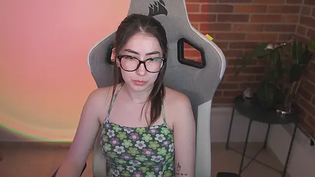 Snapshot of anyacutex chatting on March 19, 2025, 10:42 pm anyacutex online show from March 19, 2025, 10:42 pm