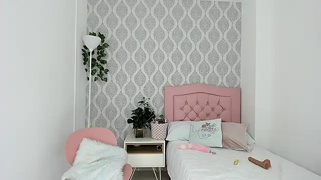 Snapshot of Keni_malf chatting on March 19, 2025, 9:28 am Keni malf online show from March 19, 2025, 9:28 am