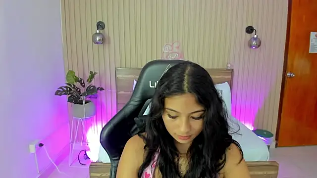 Snapshot of melody_flowers chatting on March 7, 2025, 3:28 pm melody flowers online show from March 7, 2025, 3:28 pm