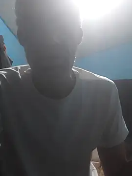 hugosafado333 online show from September 22, 2025, 12:16 am