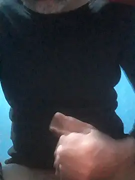 hugosafado333 online show from November 4, 2025, 5:00 am