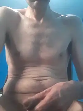 hugosafado333 online show from December 18, 2025, 3:38 pm