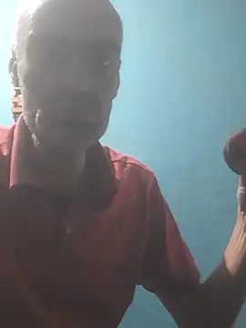 hugosafado333 online show from October 18, 2025, 2:13 am