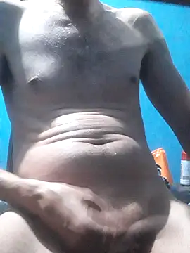 hugosafado333 online show from September 14, 2025, 4:57 am