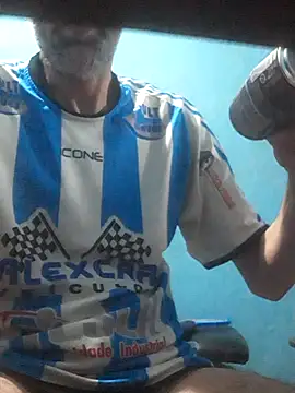 hugosafado333 online show from November 8, 2025, 3:54 am