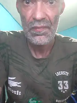 hugosafado333 online show from October 8, 2025, 4:58 am