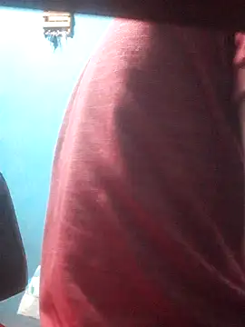 hugosafado333 online show from November 2, 2025, 2:49 am