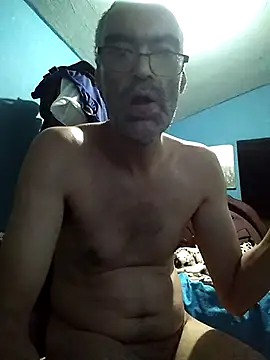 hugosafado333 online show from March 18, 2025, 2:51 am