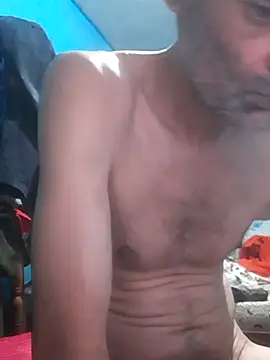 hugosafado333 online show from November 5, 2025, 3:09 am