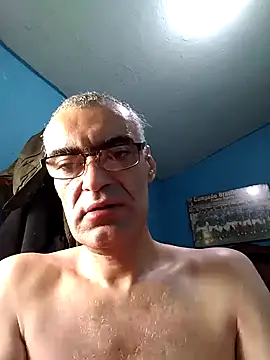 hugosafado333 online show from March 2, 2025, 4:36 pm