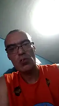 hugosafado333 online show from February 24, 2025, 12:41 am