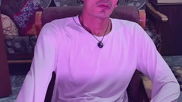 Snapshot of Habibi_big_b chatting on June 1, 2026, 8:03 am Habibi big b online show from June 1, 2026, 8:03 am