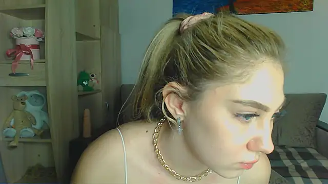 Snapshot of ChloesTem chatting on February 12, 2025, 9:01 pm ChloesTem online show from February 12, 2025, 9:01 pm