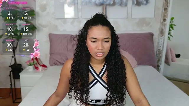 Snapshot of MilaTeenX chatting on March 6, 2025, 8:52 am MilaTeenX online show from March 6, 2025, 8:52 am