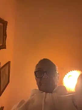 4n4l1zz4m1 online show from December 16, 2025, 6:34 pm