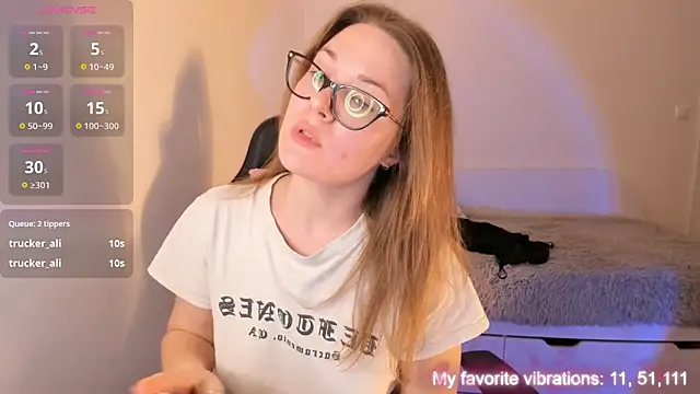 Snapshot of ami_amour_ chatting on October 27, 2025, 4:30 pm ami amour online show from October 27, 2025, 4:30 pm