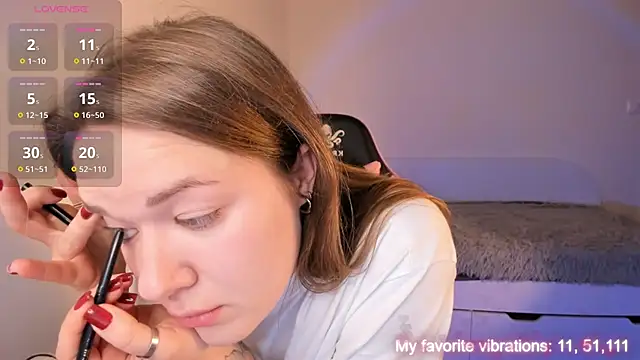 Snapshot of ami_amour_ chatting on December 19, 2025, 4:20 pm ami amour online show from December 19, 2025, 4:20 pm