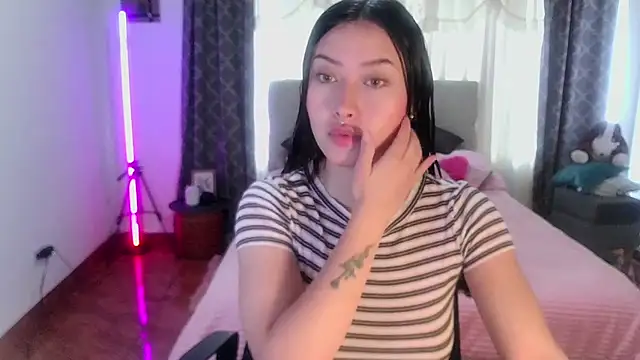 Snapshot of Emilyswan04 chatting on March 21, 2025, 4:29 pm Emilyswan04 online show from March 21, 2025, 4:29 pm