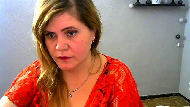 Snapshot of DaniellaKiss chatting on March 11, 2025, 4:51 am DaniellaKiss online show from March 11, 2025, 4:51 am