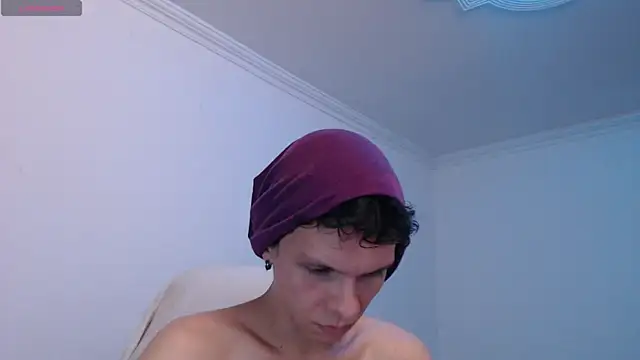 bryamado69 online show from April 14, 2026, 7:02 am