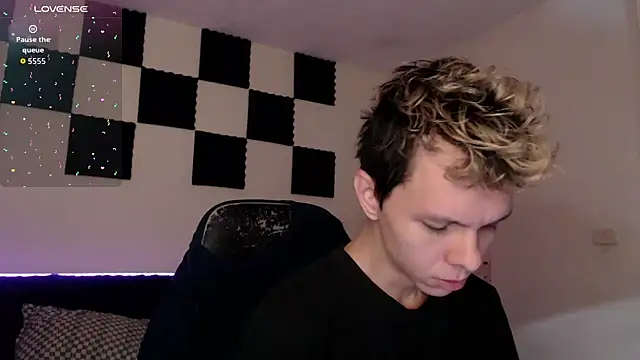 Snapshot of bryamado69 chatting on September 28, 2025, 12:45 pm bryamado69 online show from September 28, 2025, 12:45 pm