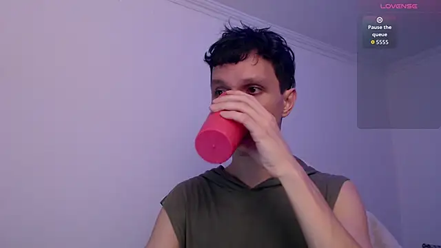 Snapshot of bryamado69 chatting on February 28, 2026, 7:13 pm bryamado69 online show from February 28, 2026, 7:13 pm