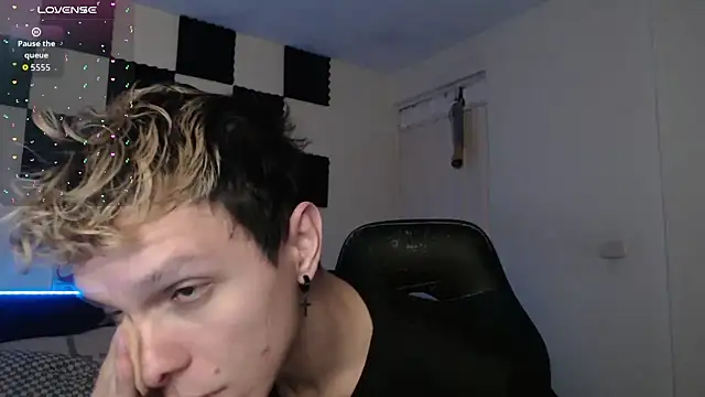 Snapshot of bryamado69 chatting on September 19, 2025, 9:13 am bryamado69 online show from September 19, 2025, 9:13 am