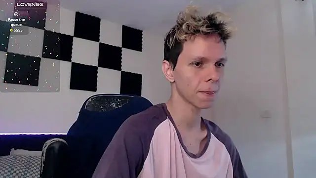 Snapshot of bryamado69 chatting on September 25, 2025, 2:34 pm bryamado69 online show from September 25, 2025, 2:34 pm