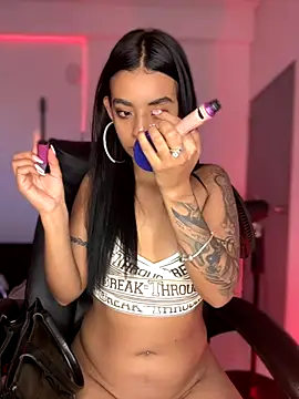 Snapshot of Laura_fernandezII chatting on October 12, 2025, 7:15 pm Laura fernandezII online show from October 12, 2025, 7:15 pm