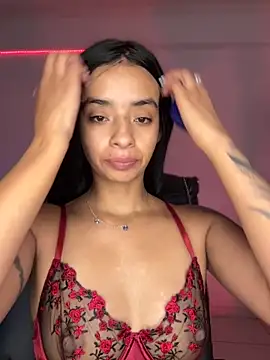 Snapshot of Laura_fernandezII chatting on October 4, 2025, 9:27 pm Laura fernandezII online show from October 4, 2025, 9:27 pm
