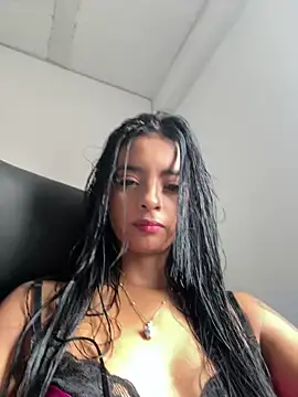 Snapshot of Laura_fernandezII chatting on February 22, 2025, 6:30 pm Laura fernandezII online show from February 22, 2025, 6:30 pm