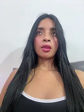 Snapshot of Laura_fernandezII chatting on March 17, 2025, 10:51 pm Laura fernandezII online show from March 17, 2025, 10:51 pm