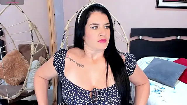 LenaRuiz  online show from January 6, 2026, 11:58 am