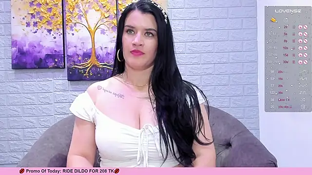 Snapshot of LenaRuiz_ chatting on March 6, 2025, 3:35 pm LenaRuiz online show from March 6, 2025, 3:35 pm