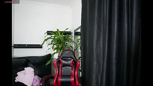  sharlotte777 online show from February 25, 2026, 1:11 pm