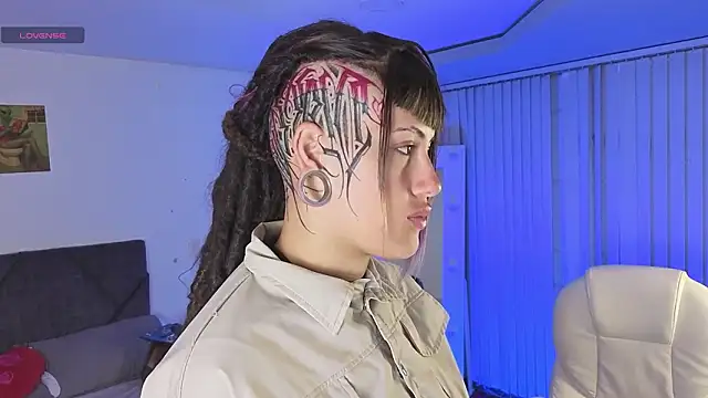  sharlotte777 online show from February 27, 2026, 1:22 pm