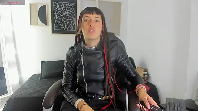  sharlotte777 online show from February 3, 2026, 2:44 pm