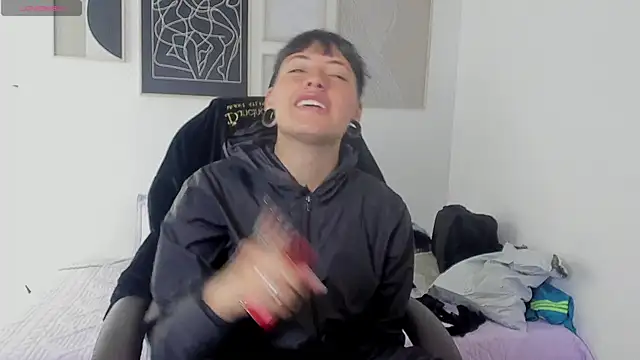  sharlotte777 online show from November 28, 2025, 2:06 pm