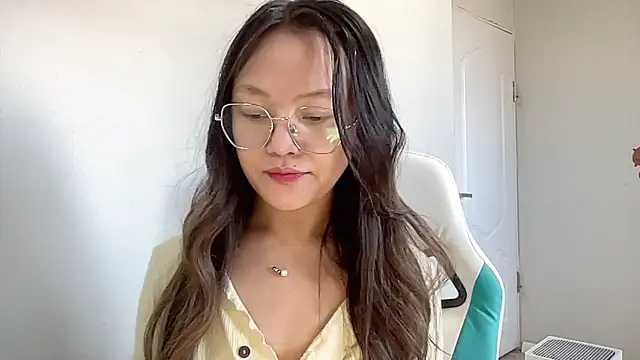 Risalynn online show from January 25, 2025, 6:23 am