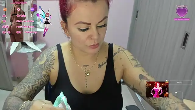 Snapshot of KAROL_MILF chatting on November 15, 2025, 9:52 pm KAROL MILF online show from November 15, 2025, 9:52 pm