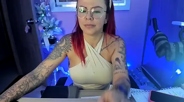 Snapshot of KAROL_MILF chatting on February 6, 2025, 1:27 am KAROL MILF online show from February 6, 2025, 1:27 am